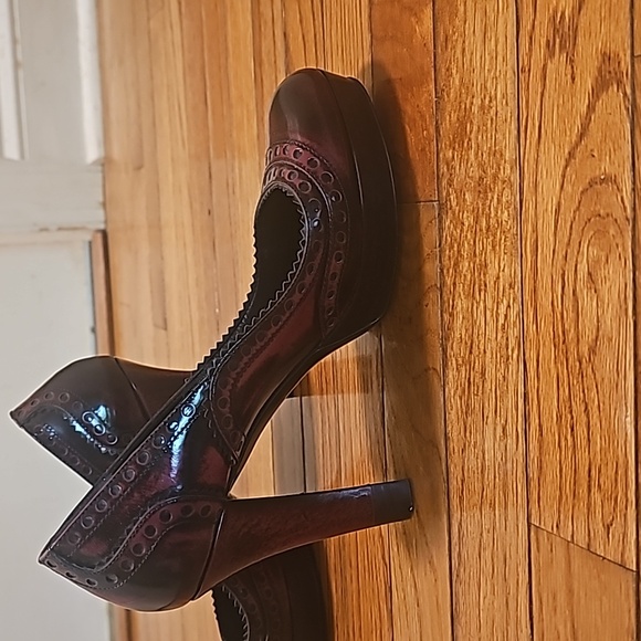 Gucci Two Tone Brogue Leather Platform Pumps 38.5 - Picture 12 of 16